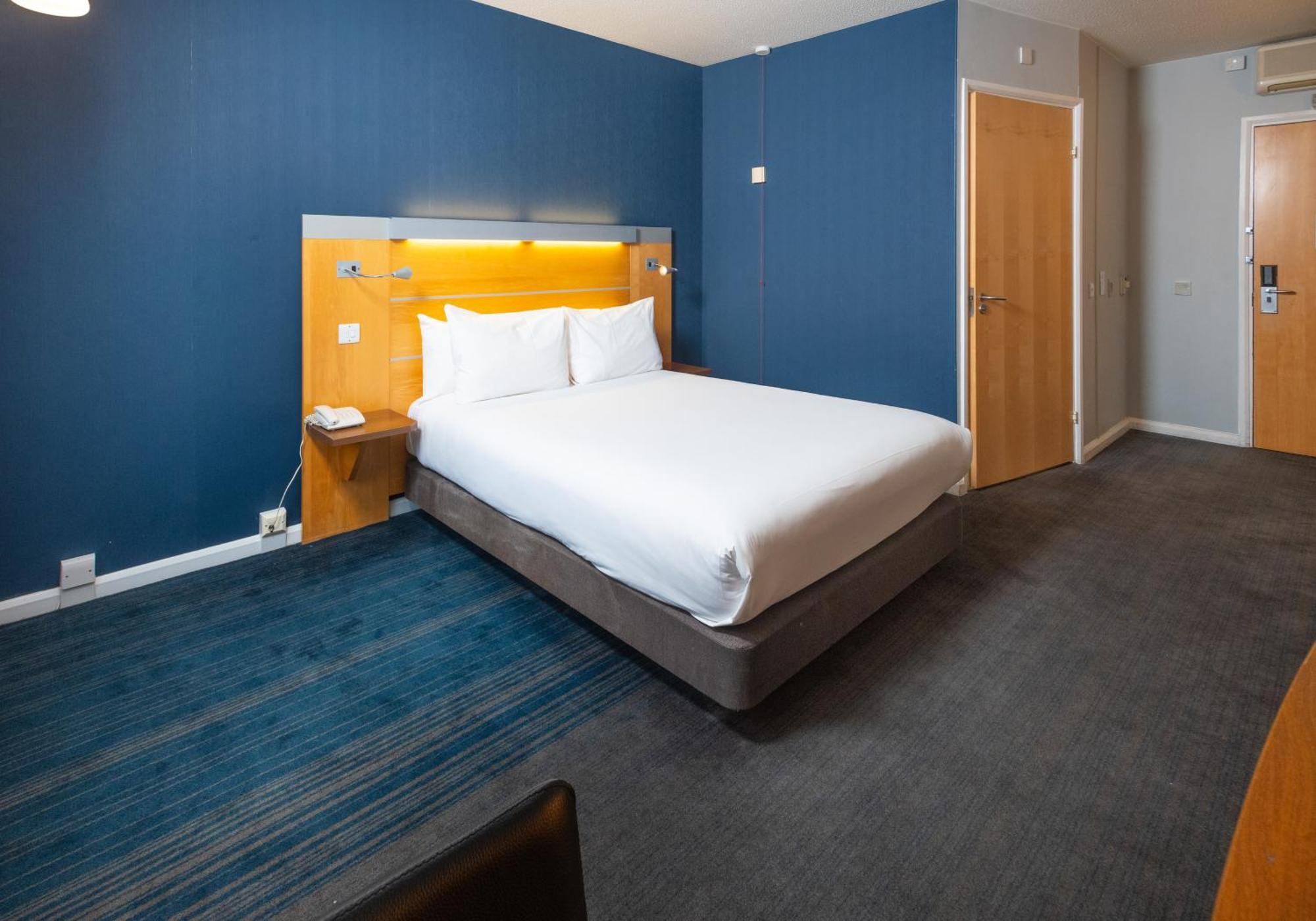 Holiday Inn Express Stevenage By Ihg Rum bild